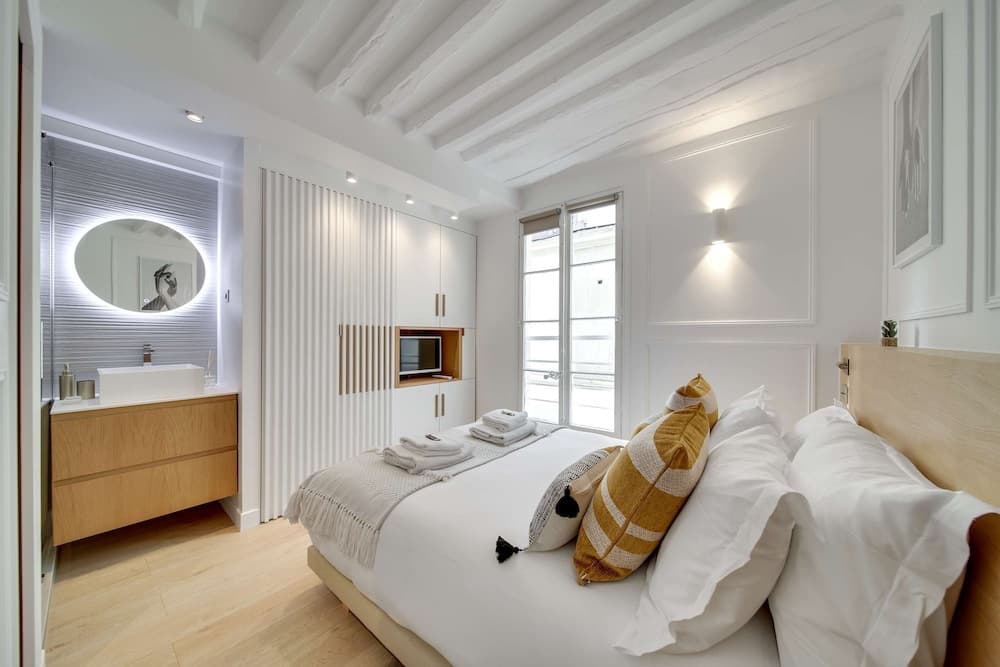 Historical House in the Heart of Paris - 5 - photo 29