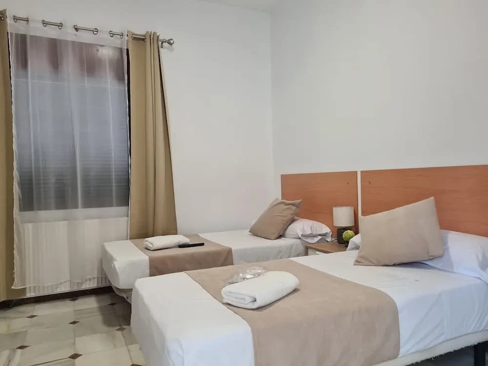 Hostal Arturo Soria - photo 3