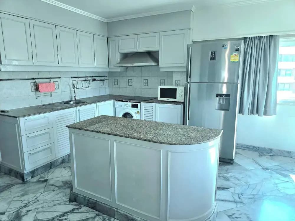 Large Apartment 401 jhr - photo 6