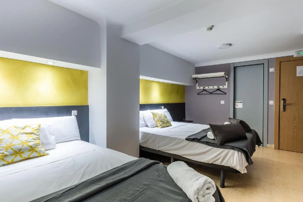 Sun & Moon Hostel - photo 4