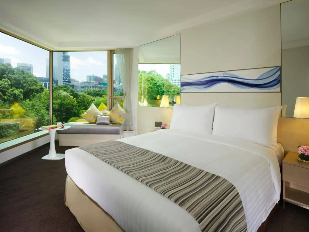 The Royal Pacific Hotel & Towers - photo 2