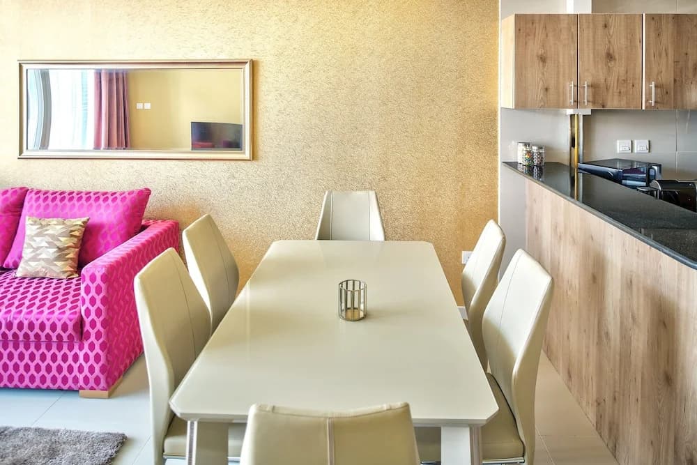 Luxury Staycation - Continental Tower - photo 19