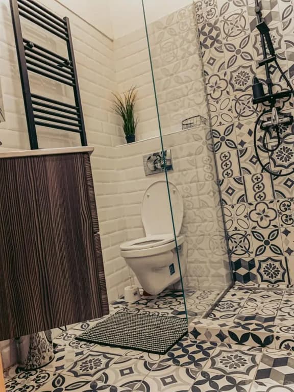 Heroes Square Apartment - photo 9