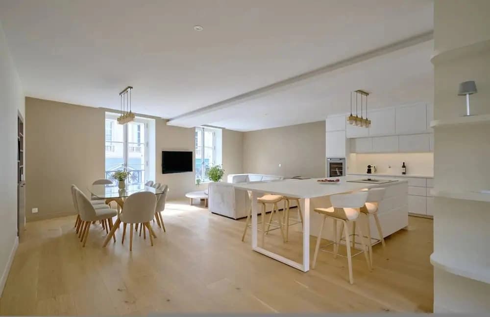 By Saint-sulpice Newly Refurbished 4 BR Apartment - photo 7