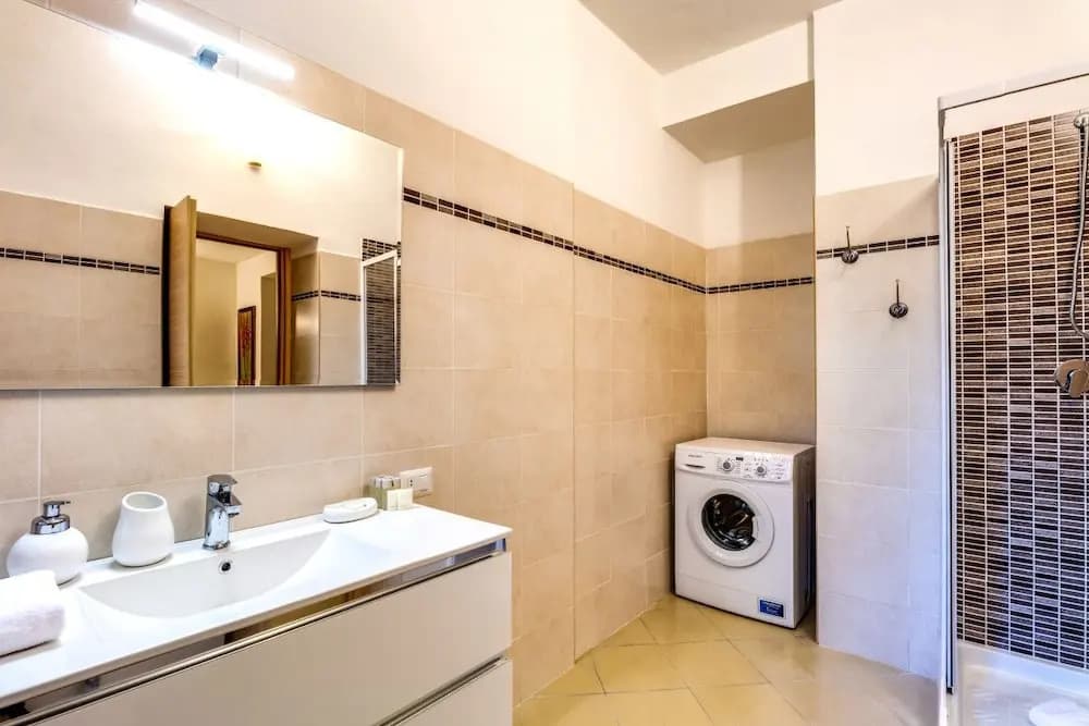 Modern 2 bed Flat in San Giovanni - photo 9