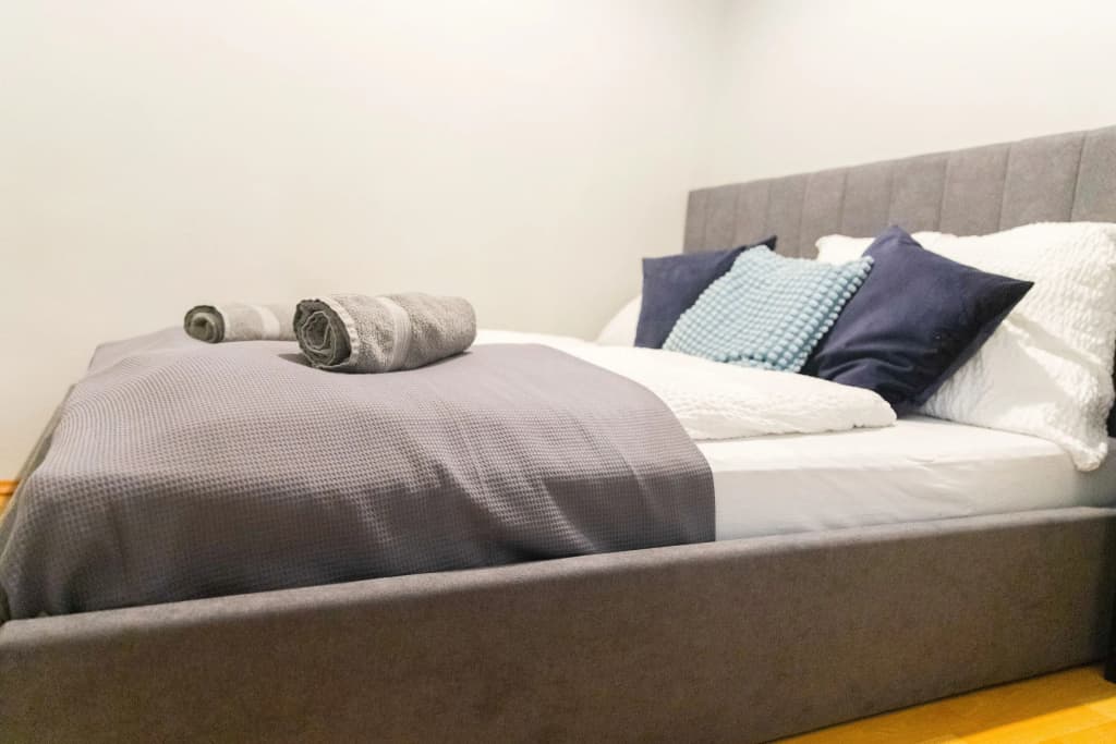 King bed, central and near metro - photo 6