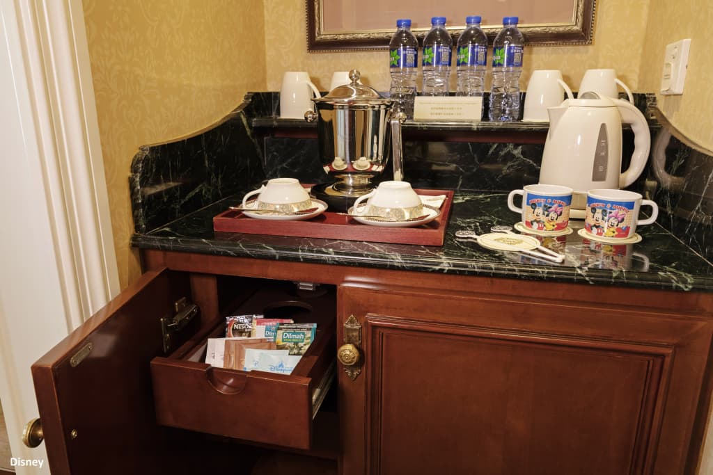 Hong Kong Disneyland Hotel - photo 18