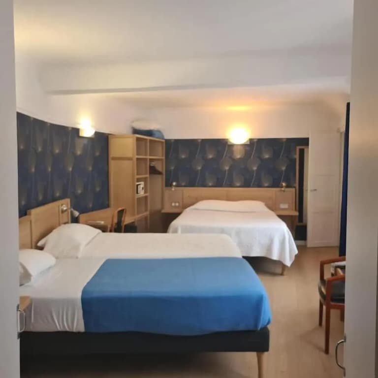 Hotel La Louisiane - photo 32