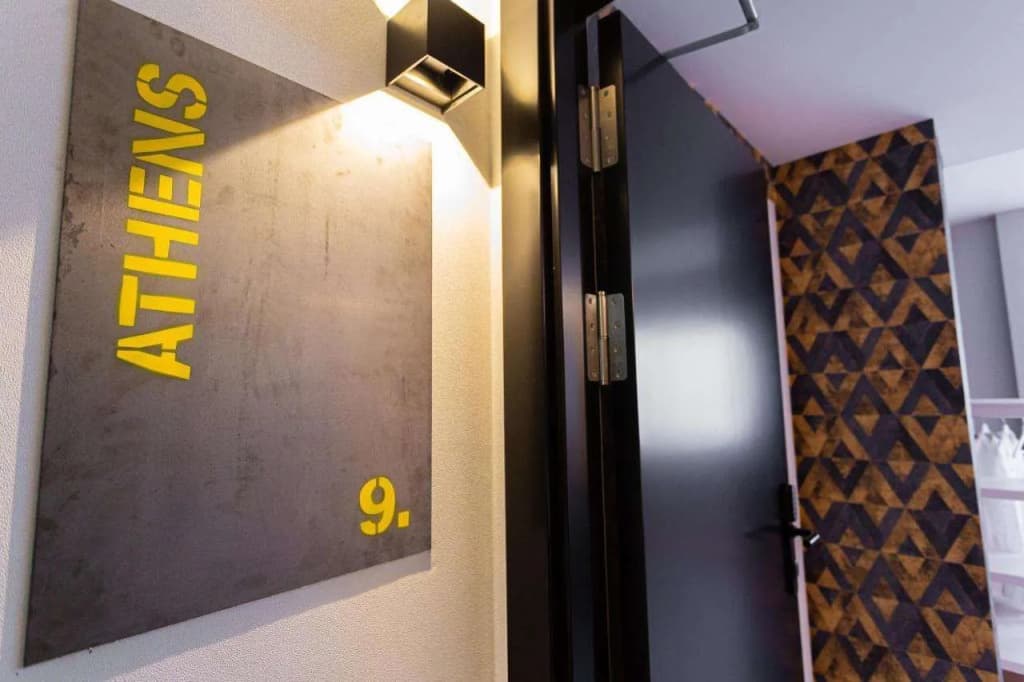 Fly Rooms Madrid Airport - photo 11