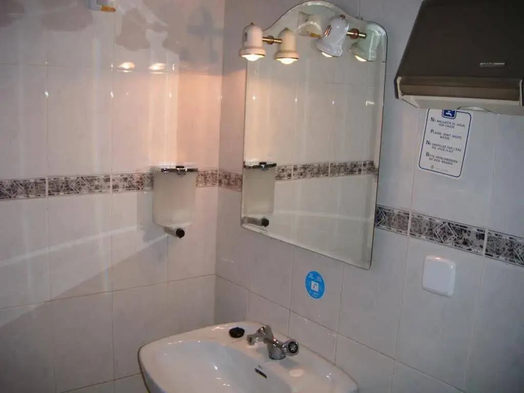 Hostal Tudescos - photo 9