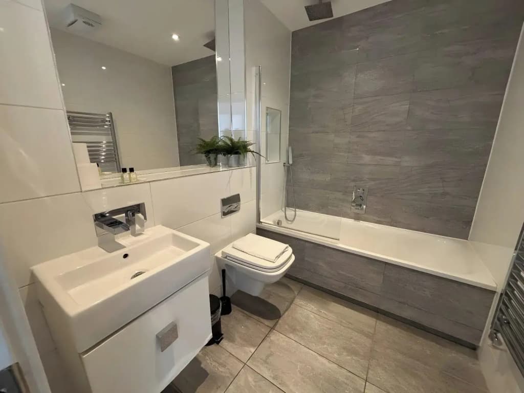 Aldgate by Excel Apartments - photo 9