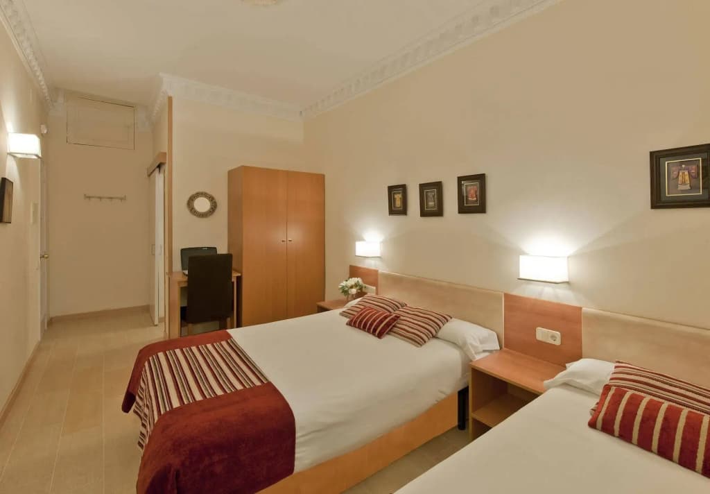 Hostal Central Barcelona - photo 3