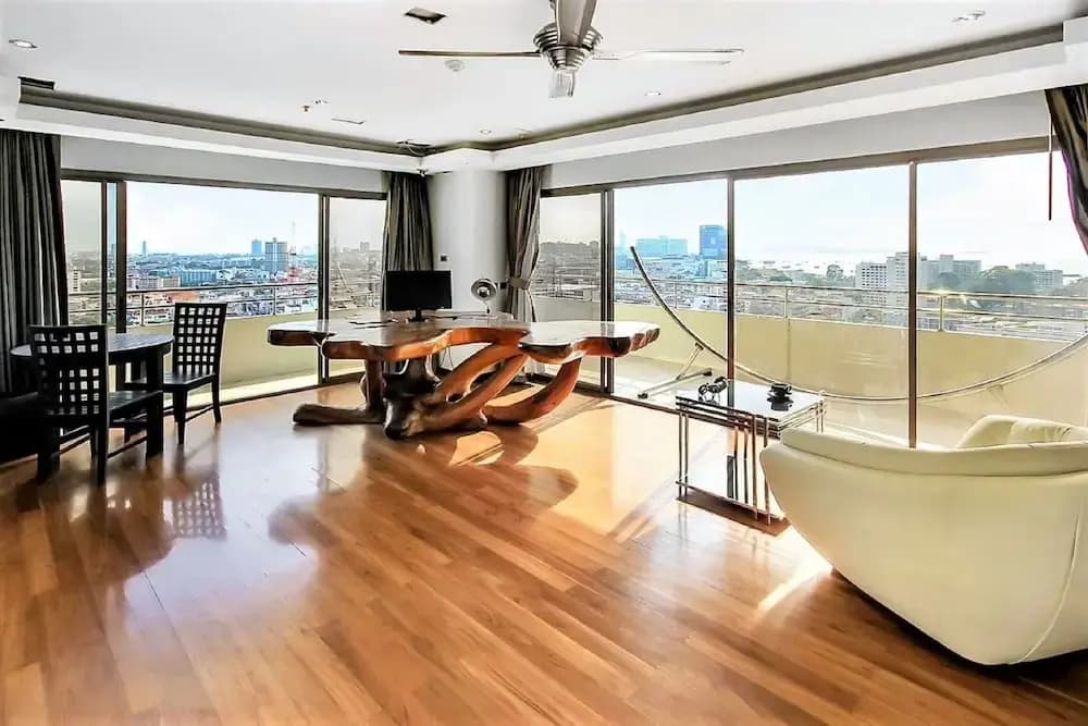 20th Floor 2-bed Condo With Stunning Views - photo 8
