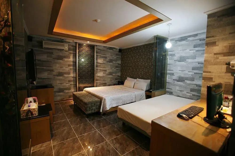 Rainbow Hotel Hwagok - photo 4