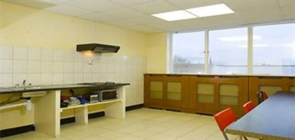 Best Western Northfields Ealing Hotel-Opposite Northfield Station -Piccadilly line - photo 18