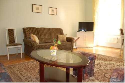 De Niro Apartment - main photo