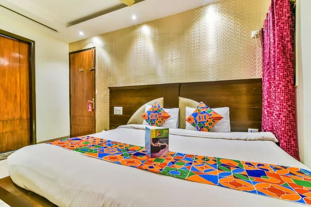 Hotel The Le Grand - photo 9