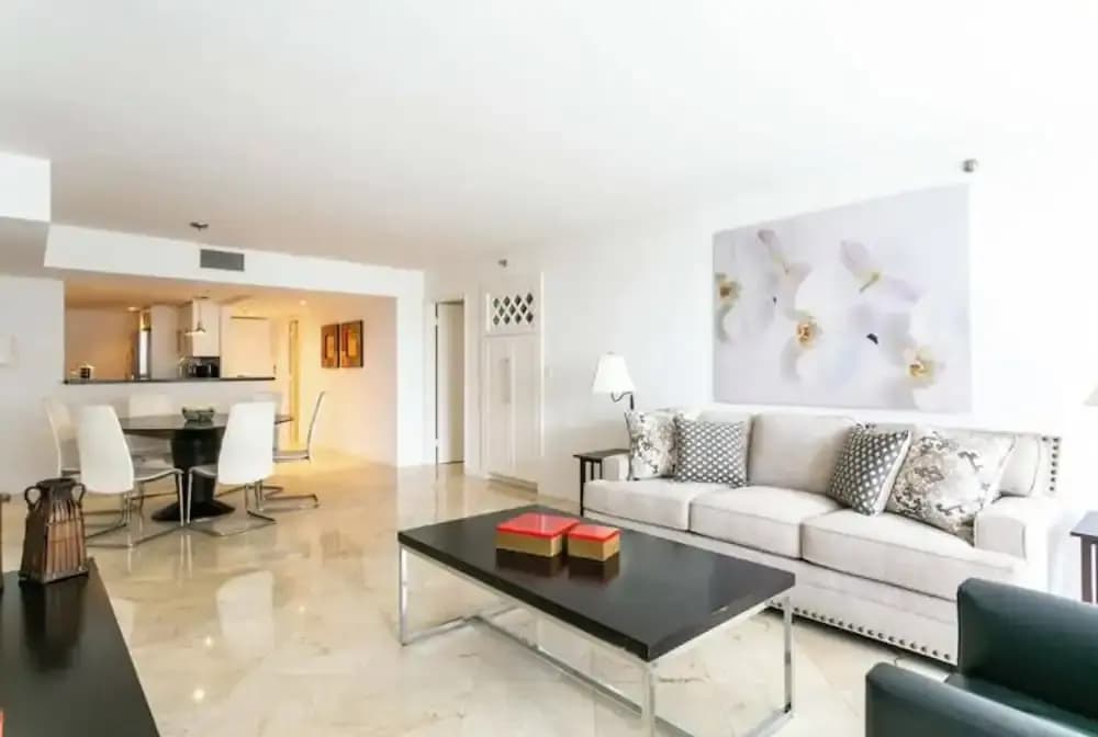 StayCozy Apartments at The Grand - photo 2