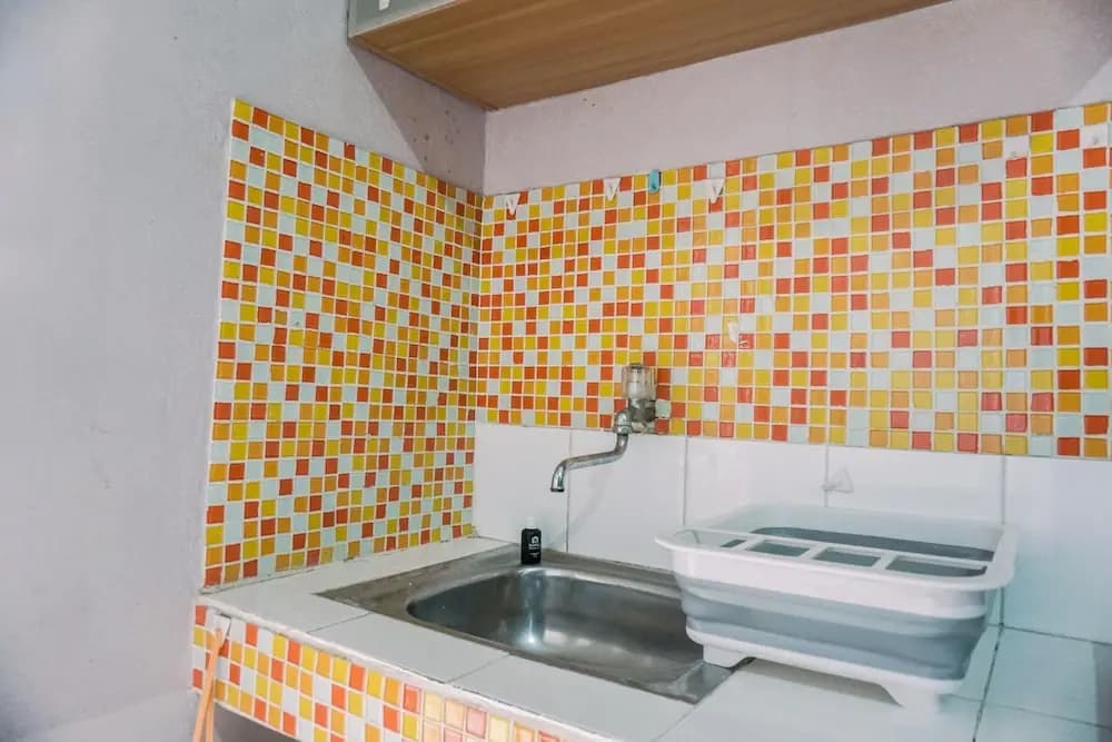 Warm And Cozy Stay Studio Green Bay Pluit Apartment - photo 3