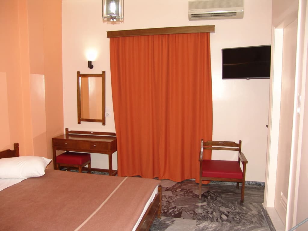 Hotel Cosmos - photo 3