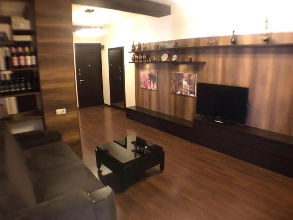Freedom Square Apartment - photo 17