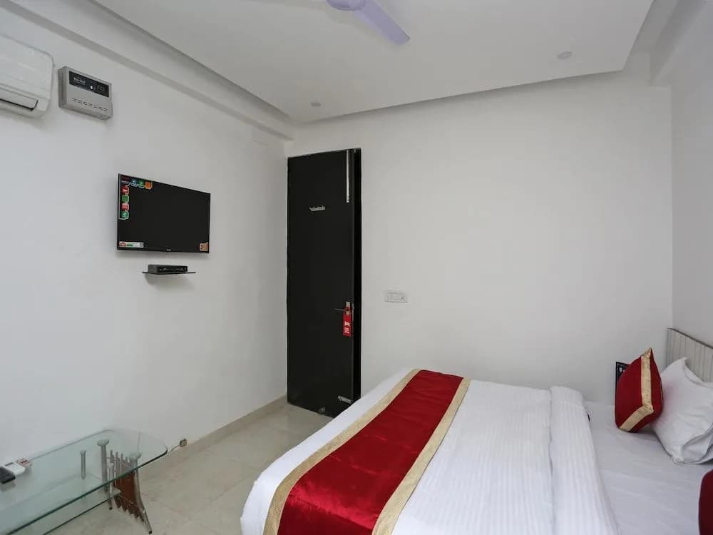 OYO 11953 Galaxy Residency - photo 14
