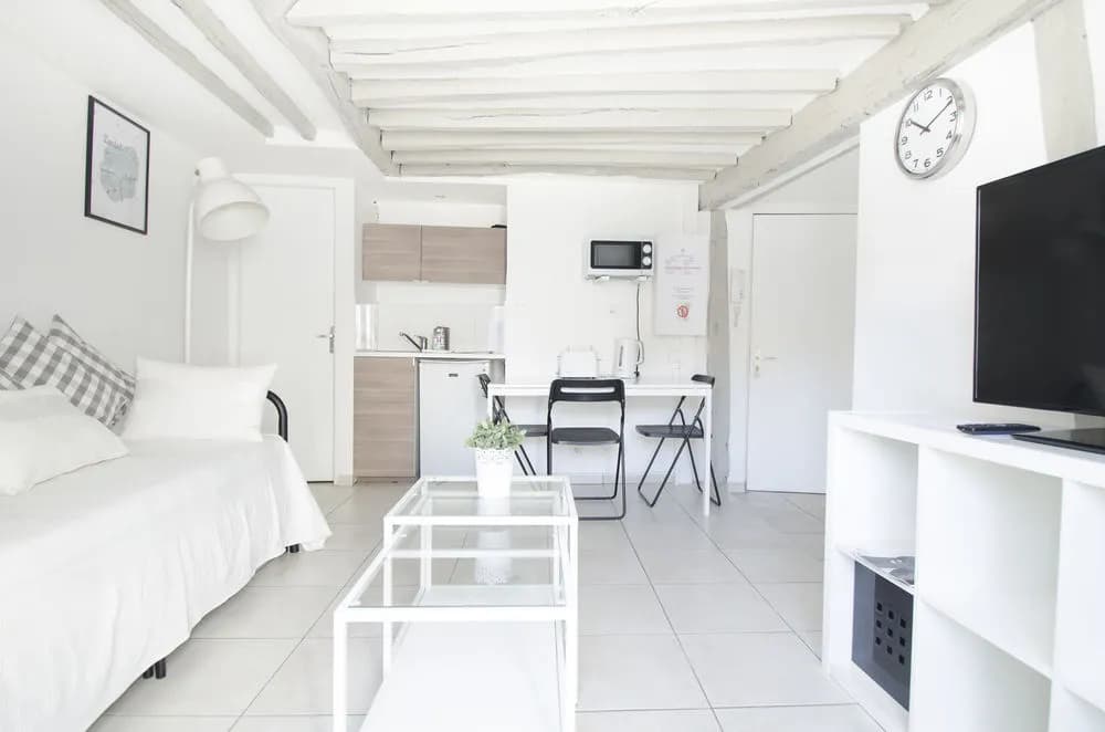 Luxury Apartment in Paris - République - photo 7