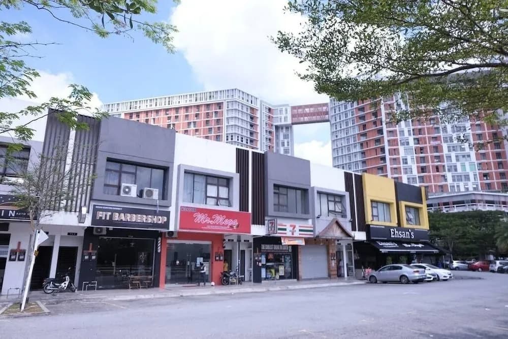 Suria Jelutong Studio by BeeStay - main photo