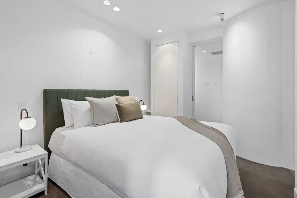 Chic City Escape With Pool, Gym & Parking - photo 2