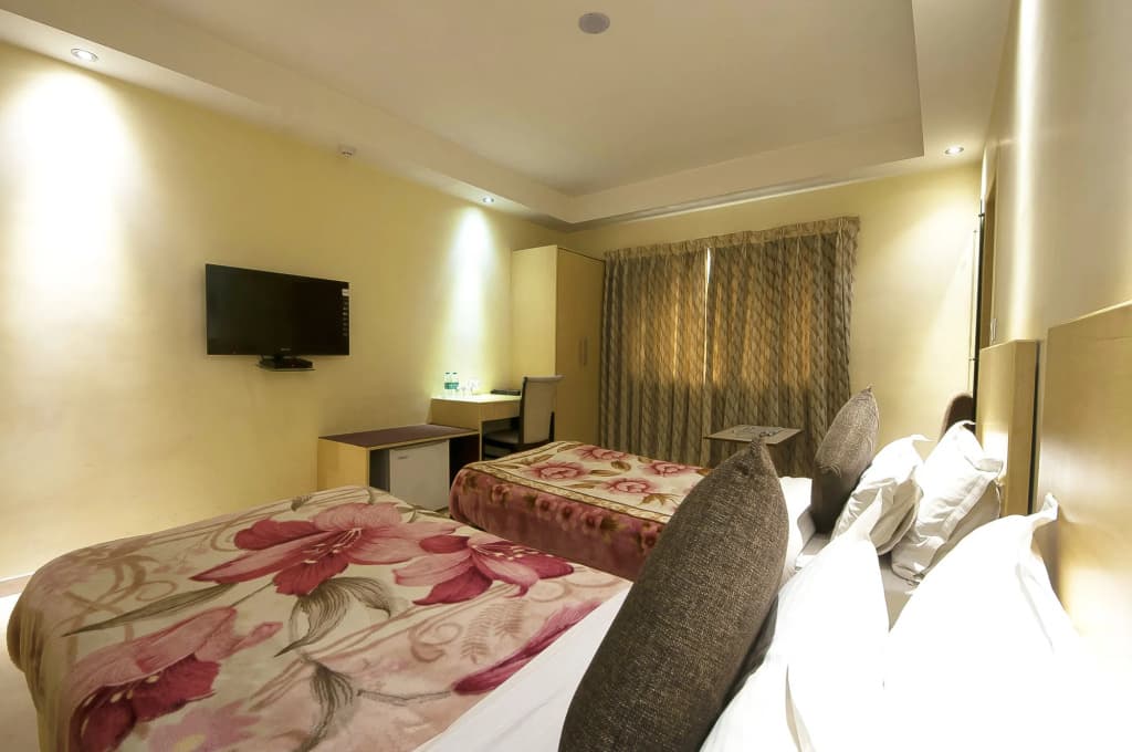 Mayur Hotel - photo 4