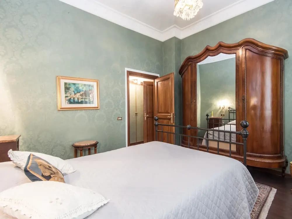 RSH Spanish Steps Luxury Apartment - photo 28