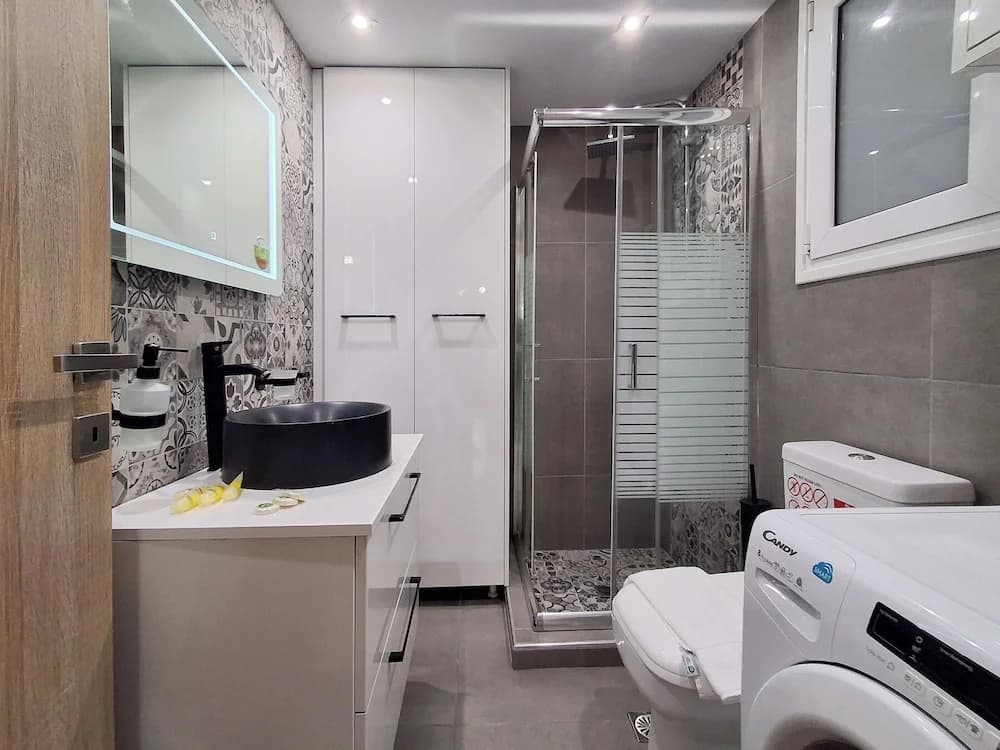 Stylish studio in Thissio near Acropolis - photo 4