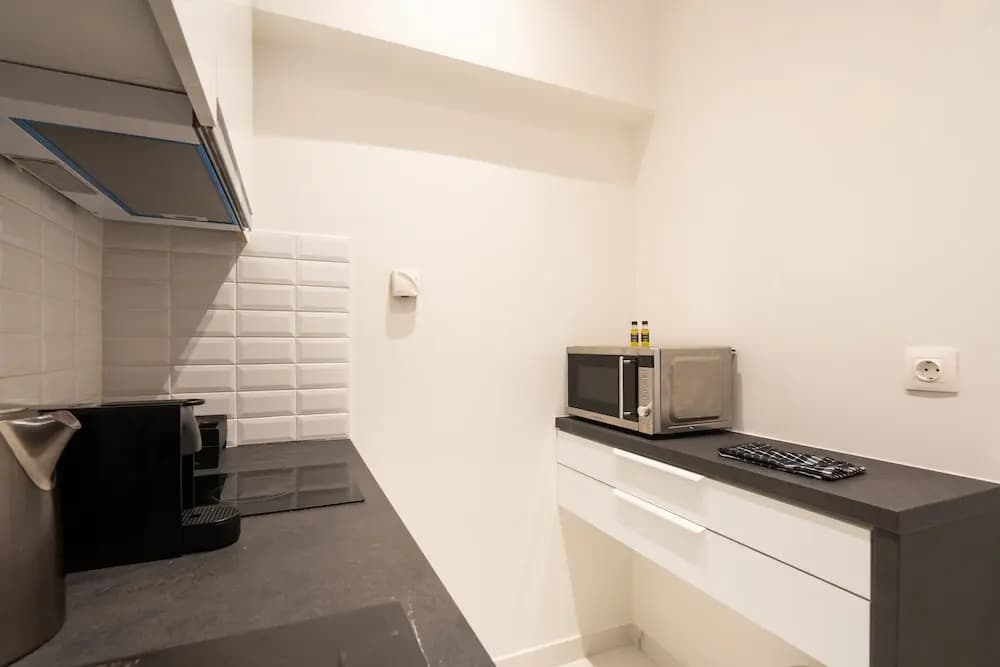Kolonaki Chic Minimalist Studio-Athens - photo 14