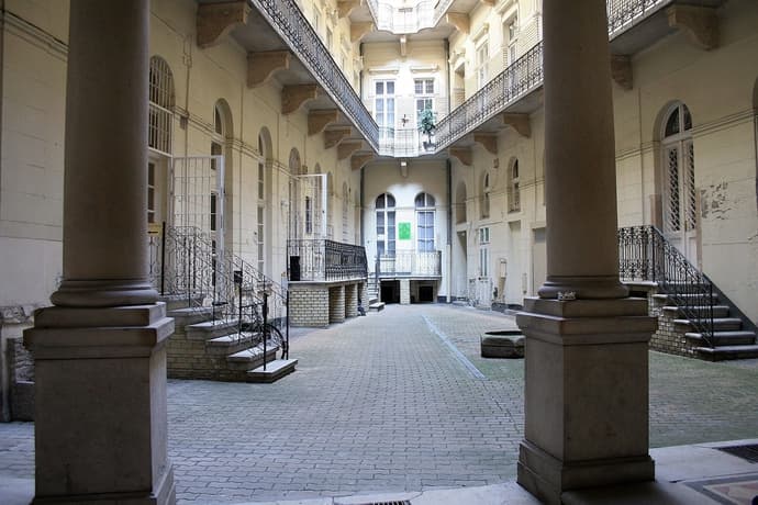 Central Market Apartments - photo 2
