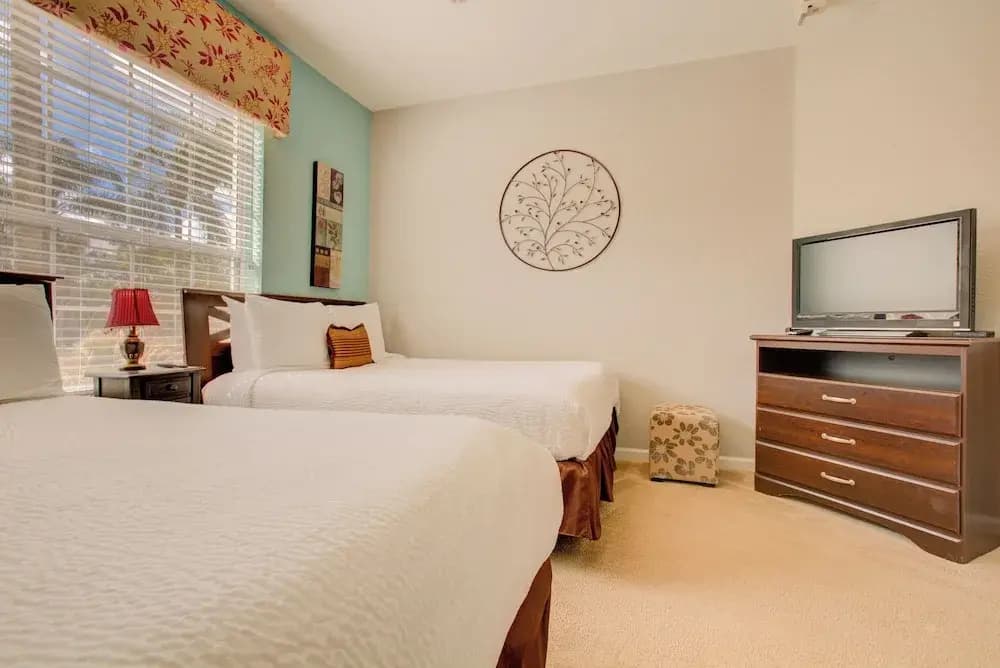 Lakefront Luxury - photo 4