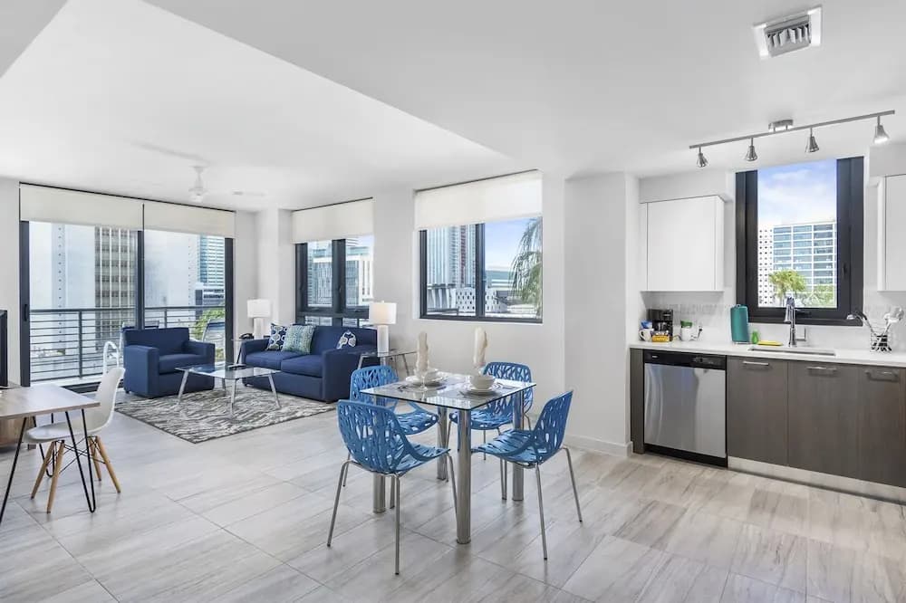 Bluebird Suites Downtown Brickell - photo 27
