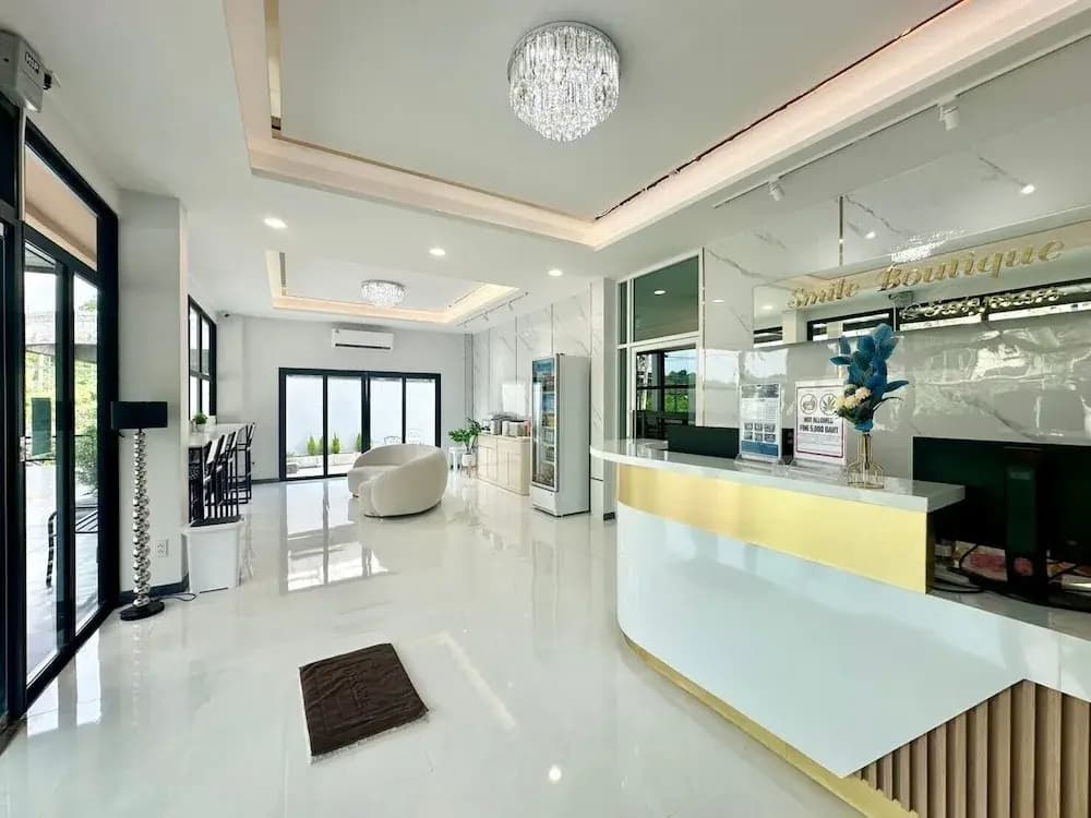 Smile Boutique at Saiyuan - photo 1