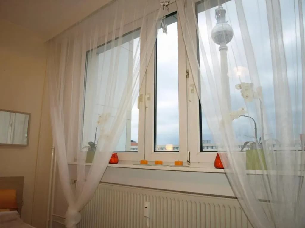 Apartment Rochstrasse Berlin - photo 3
