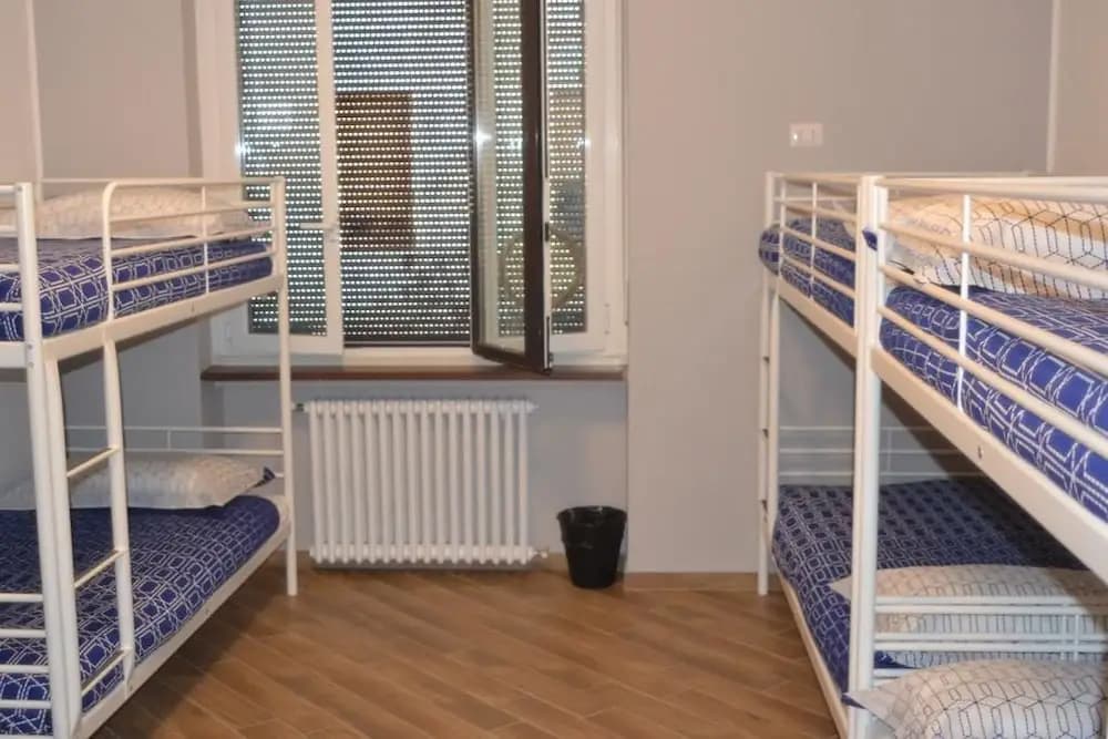 Gloria Hostel - photo 12