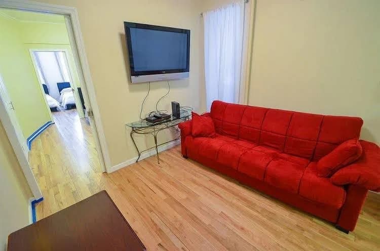 West Side Apartment - photo 8