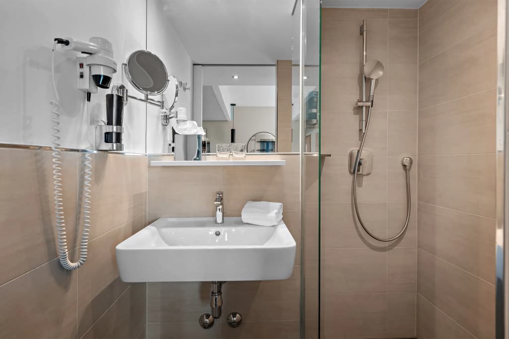 Leonardo Hotel Vienna City West - photo 8
