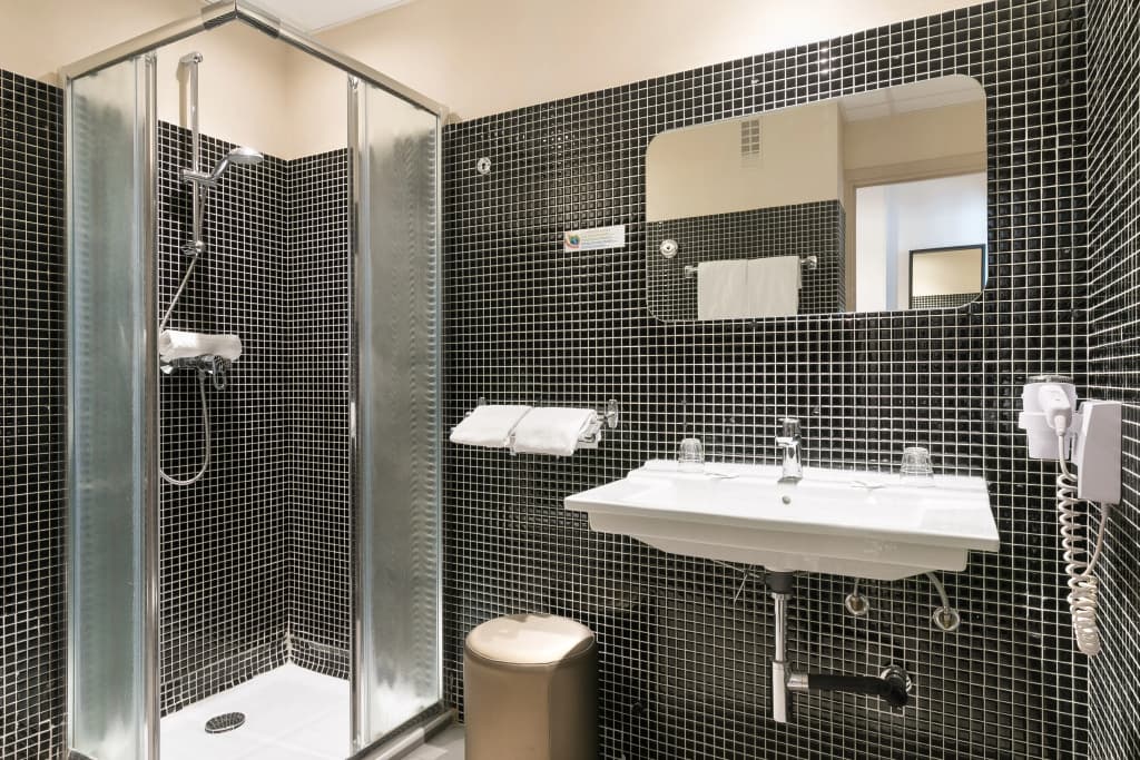 Hôtel Locarno Nice - photo 9