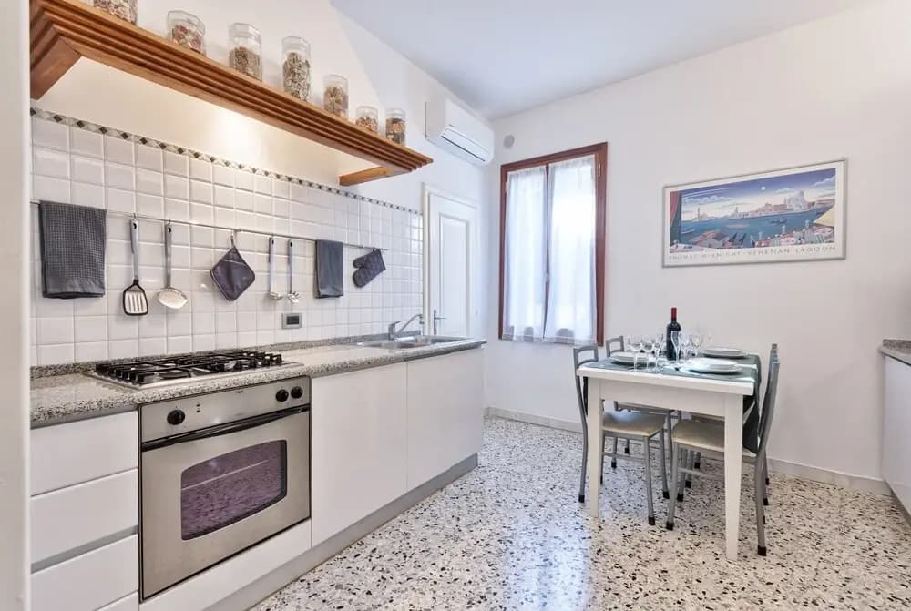 Tolentini Canal View Apartment - photo 27
