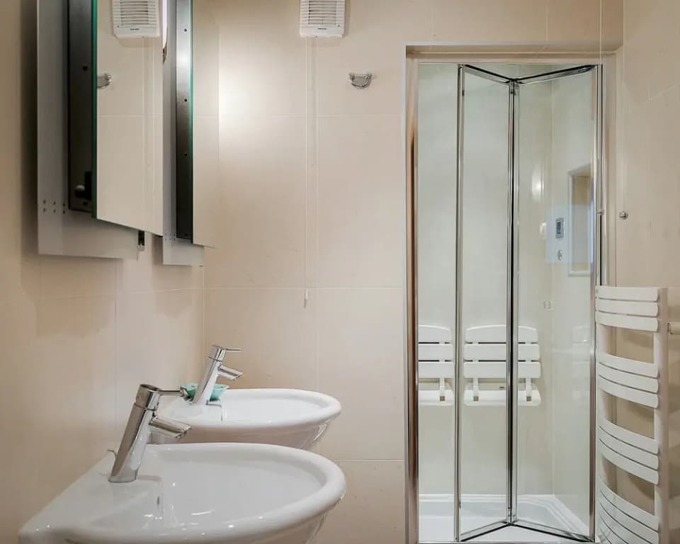 Luxury 5-bedroom Villa With Parking and AC - photo 6