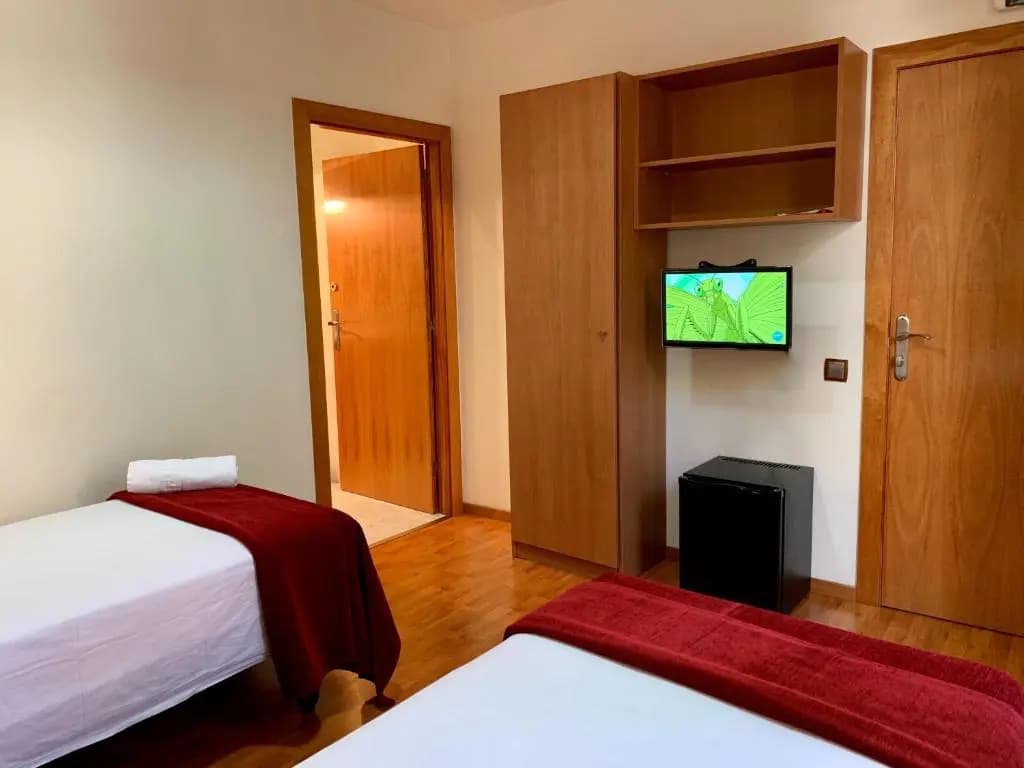 Hostal Madrazo - photo 5