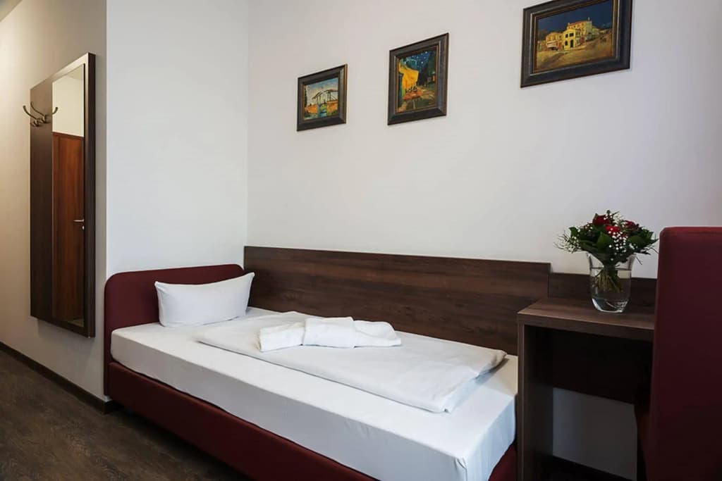 Hotel Queenspark - photo 3