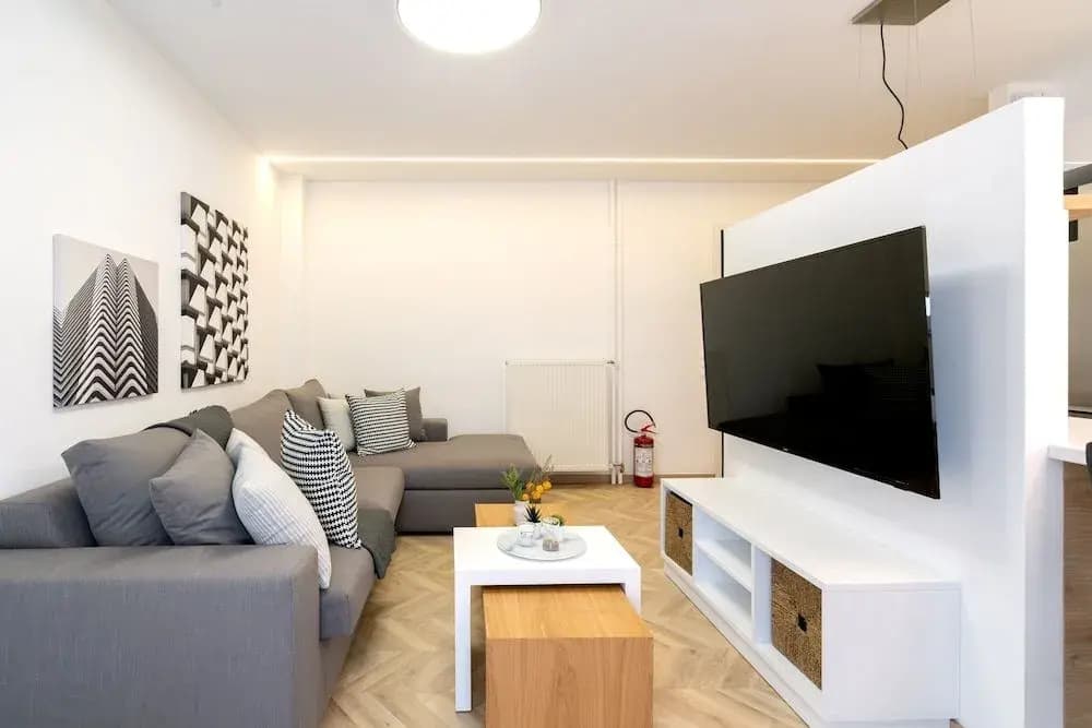 Pagrati's best apartment - photo 2