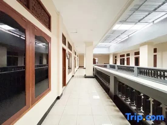 Urbanview Noja Guest House near Living World Denpasar - photo 13