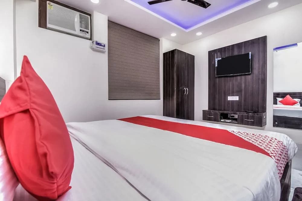 OYO 24236 Q Hotel - photo 7
