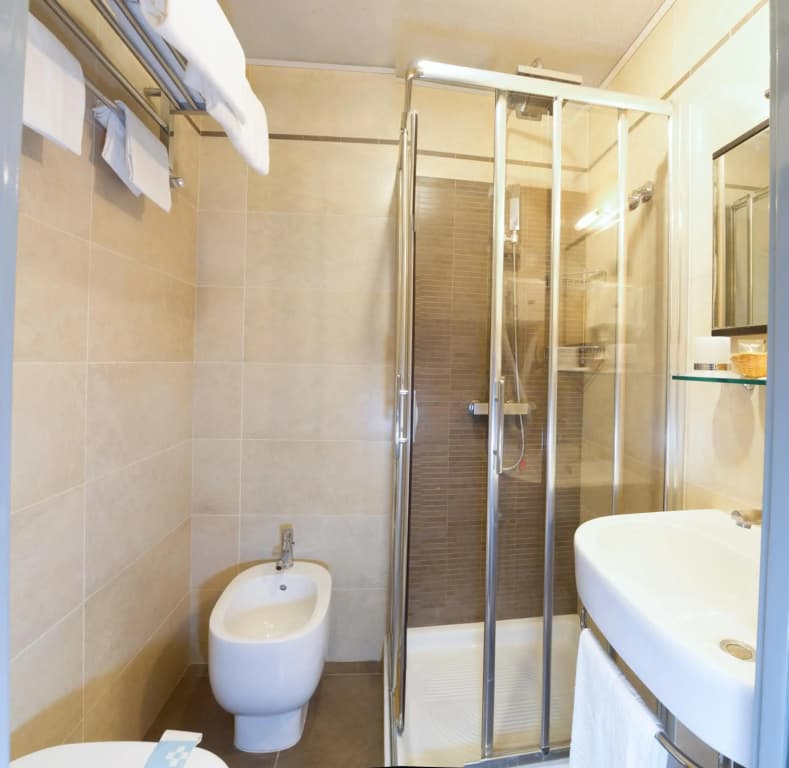 Hotel Garibaldi - photo 8